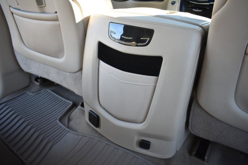 Used 2019 Cadillac Escalade ESV Luxury image 27