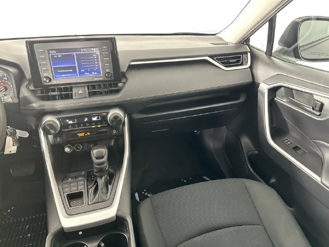 Used 2021 Toyota RAV4 LE AWD/4WD image 23