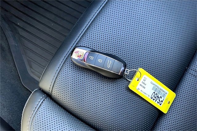 Used 2025 Porsche Macan image 39