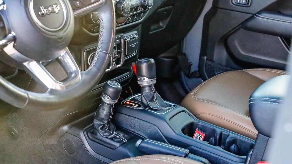 Used 2023 Jeep Wrangler Unlimited Sahara w/ Cold Weather Group AWD/4WD image 24