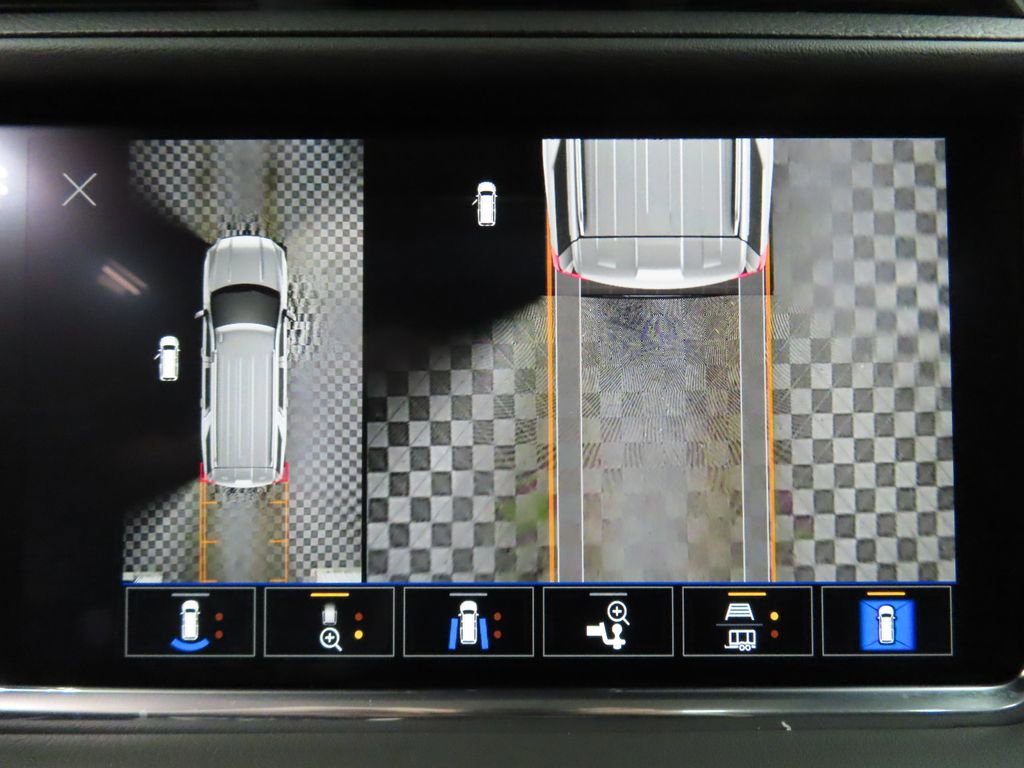 Used 2023 GMC Yukon Denali image 16