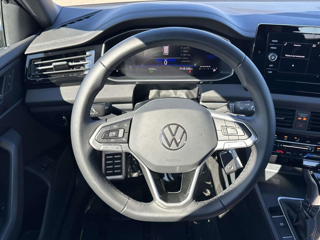 Used 2025 Volkswagen Jetta Sport image 15