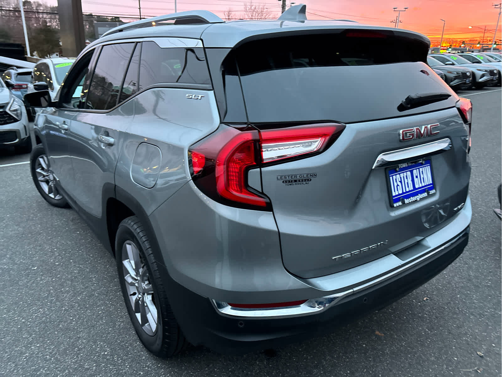 Used 2023 GMC Terrain SLT image 29