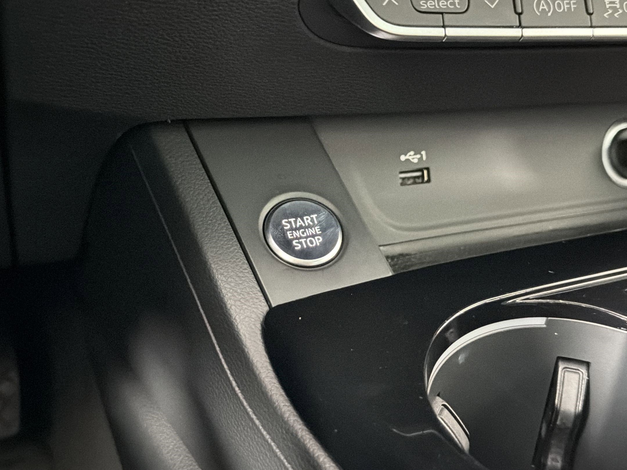 Used 2023 Audi A4 2.0T Premium w/ Convenience Package image 26