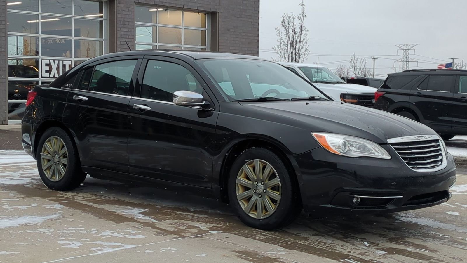 Used 2013 Chrysler 200 Limited image 9