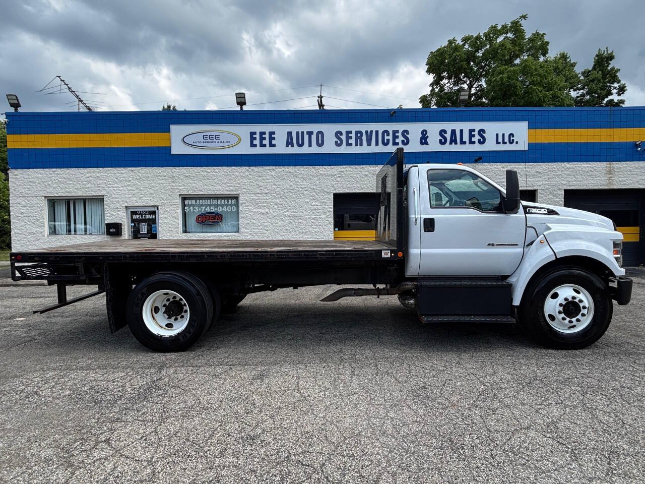 Used 2017 Ford F650 2WD Regular Cab Super Duty image 1