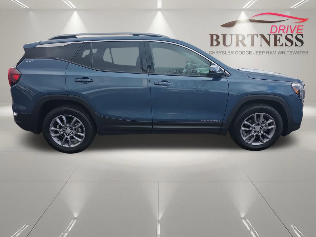 Certified 2024 GMC Terrain SLT w/ Infotainment Package II AWD/4WD image 9