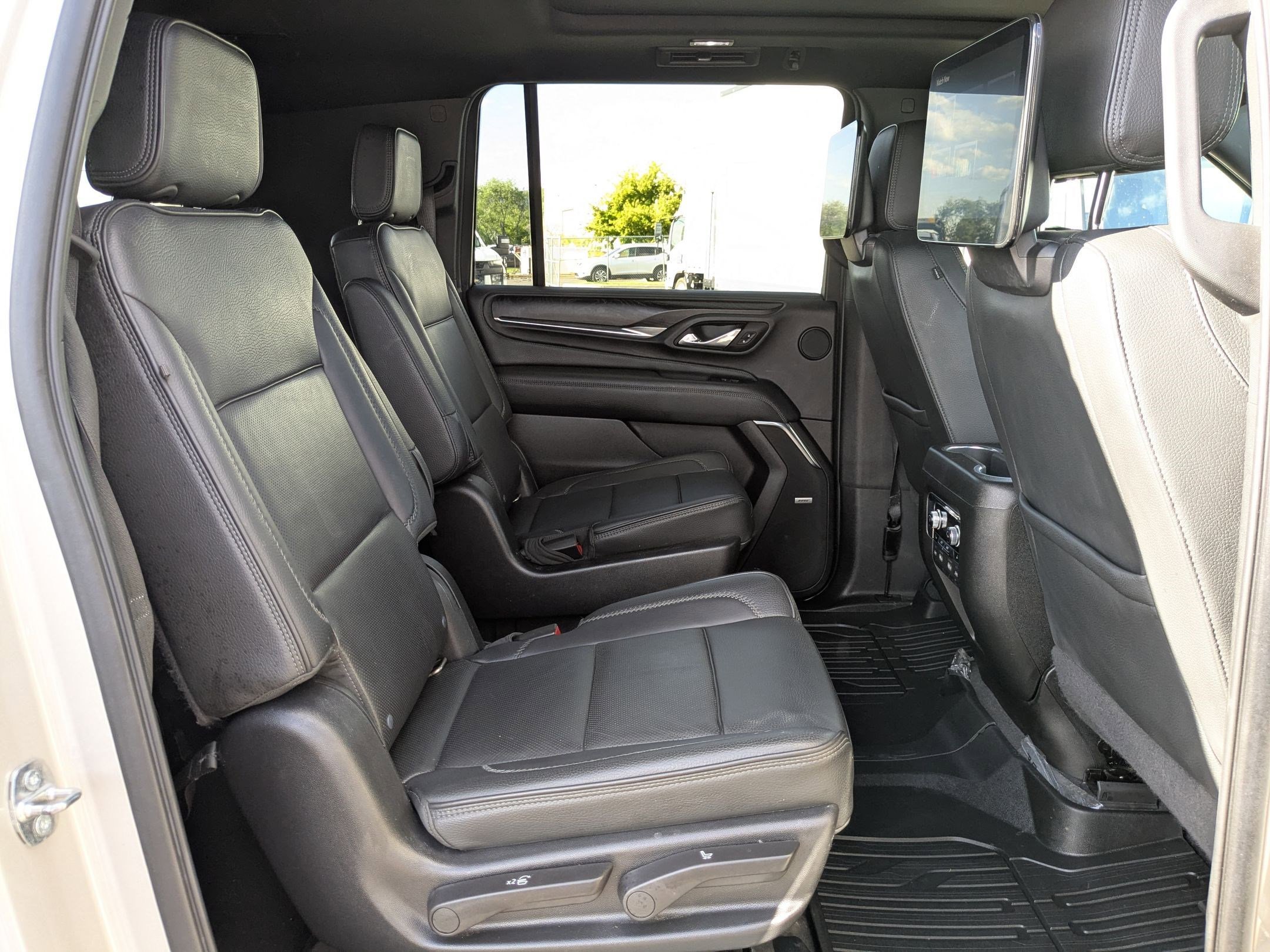 Used 2022 GMC Yukon XL Denali w/ Max Trailering Package AWD/4WD image 28