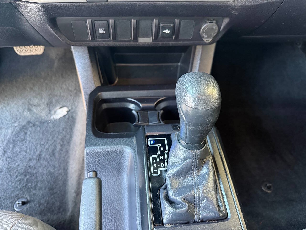 Used 2020 Toyota Tacoma SR RWD image 25