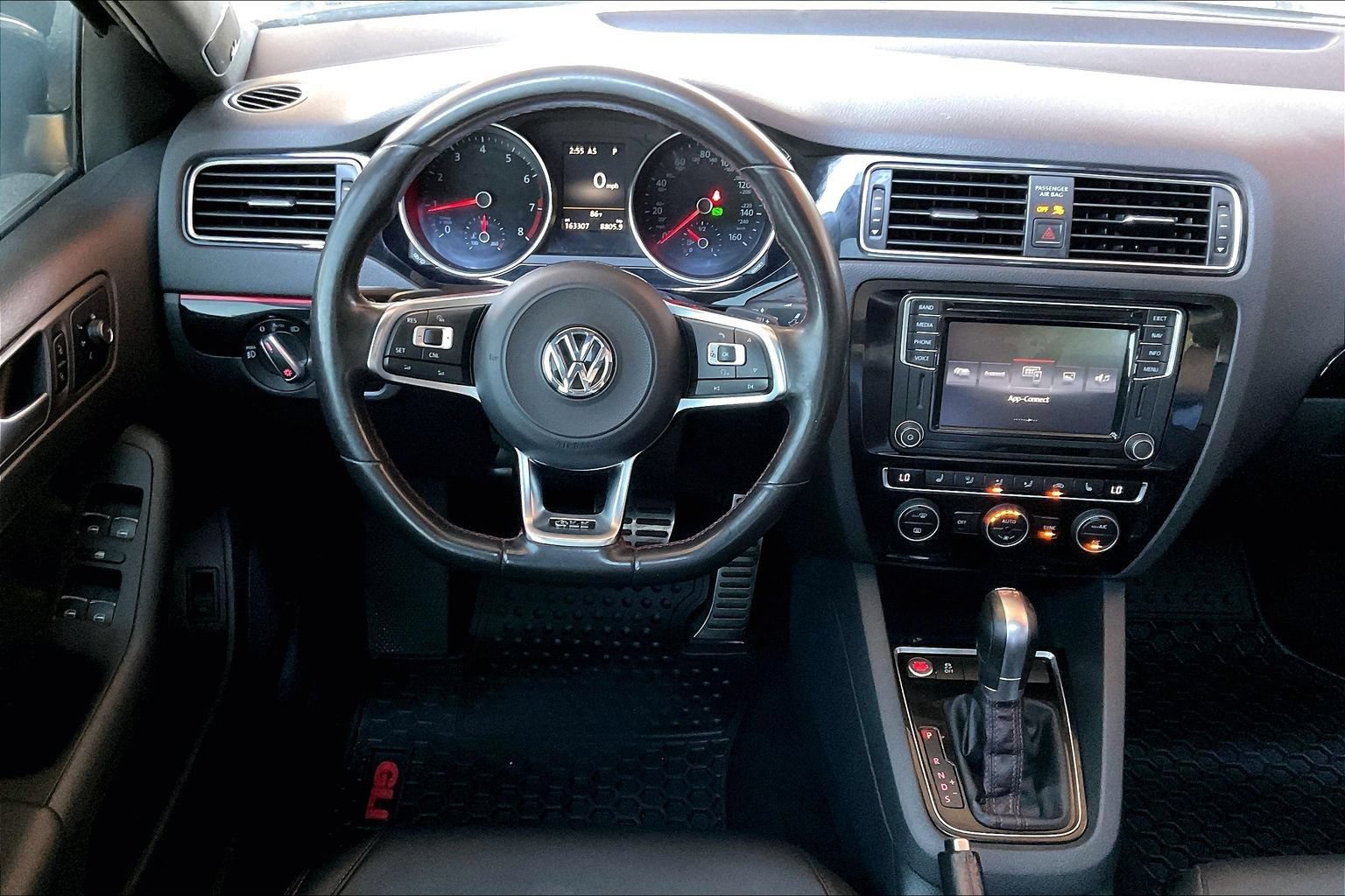 Used 2017 Volkswagen Jetta GLI FWD image 8