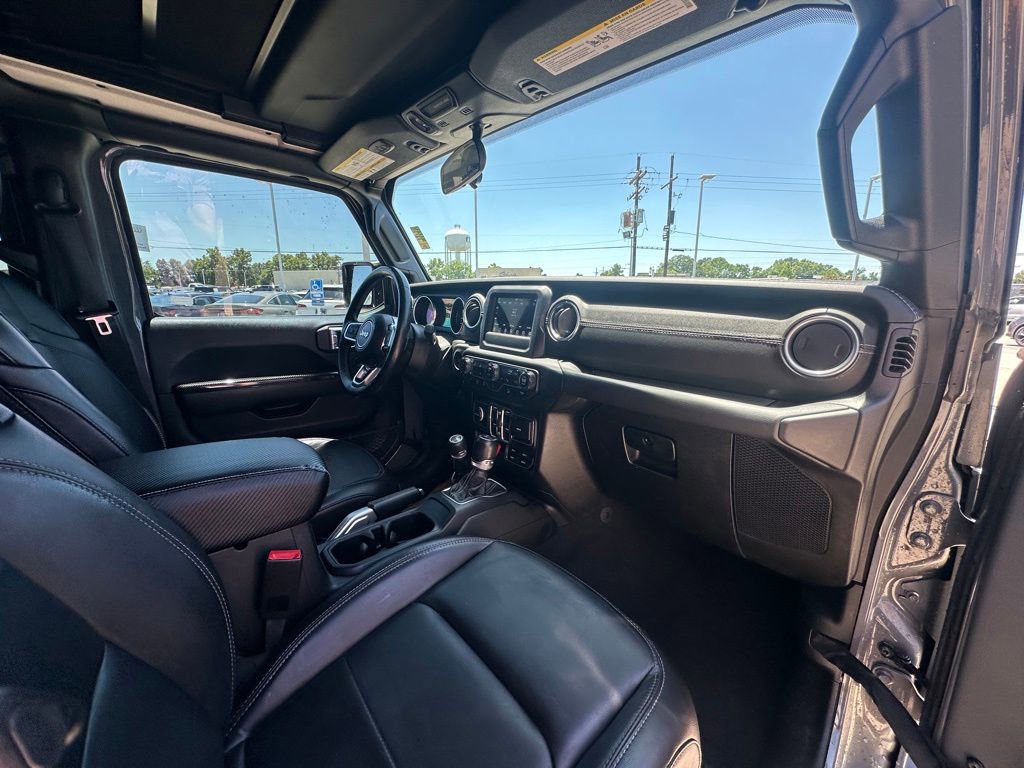 Used 2020 Jeep Wrangler Unlimited Sahara w/ Cold Weather Group AWD/4WD image 24