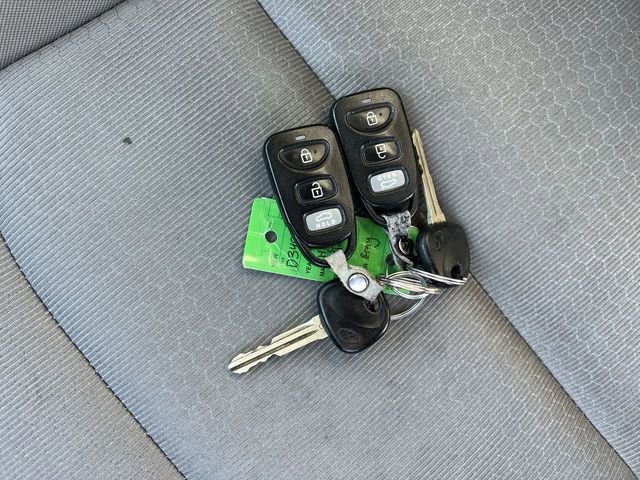 Used 2017 Hyundai Elantra SE w/ Cargo Package image 25