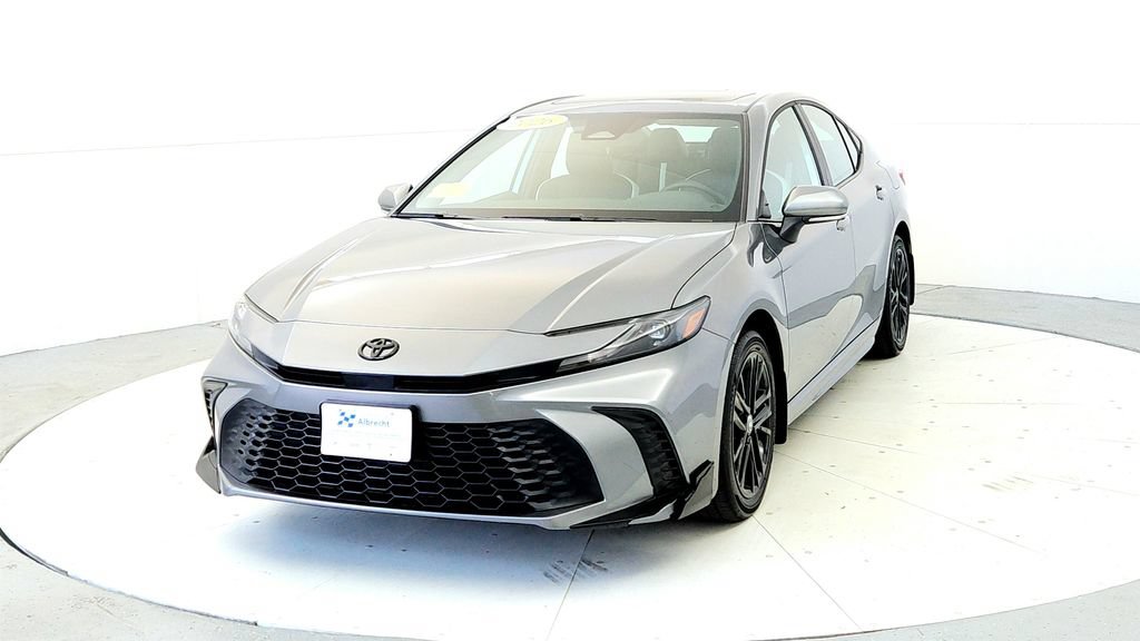 Used 2026 Toyota Camry SE w/ Convenience Package AWD/4WD image 2