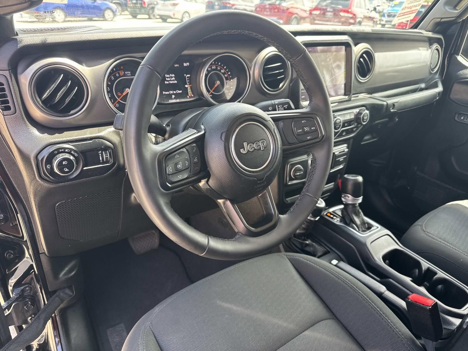 Used 2023 Jeep Gladiator Sport AWD/4WD image 17
