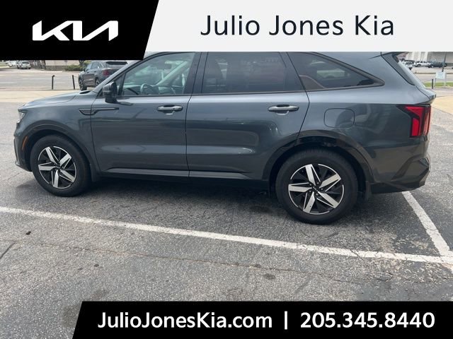 Used 2023 Kia Sorento S w/ Panoramic Sunroof Package