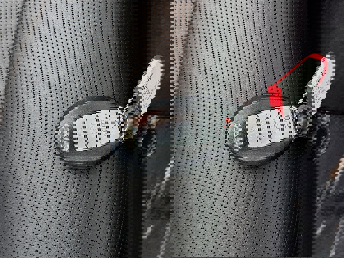 Used 2014 INFINITI Q60 Convertible w/ Premium Package image 37