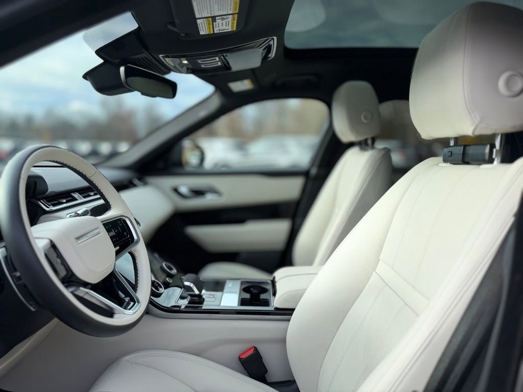 Used 2022 Land Rover Range Rover Velar R-Dynamic S image 15