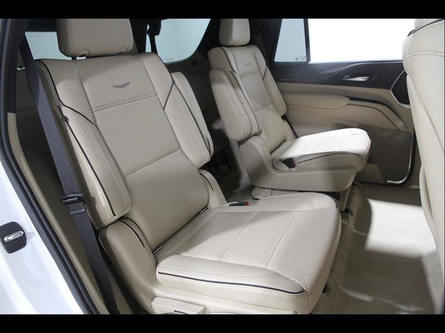 Used 2021 Cadillac Escalade Premium Luxury AWD/4WD image 21
