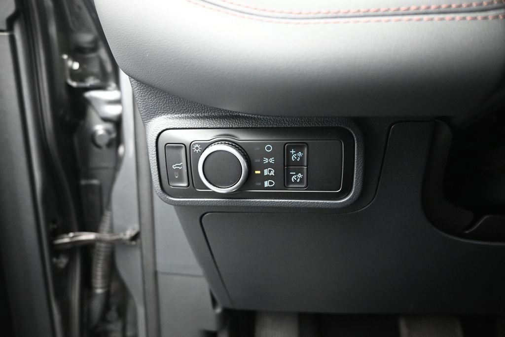 Used 2025 Ford Explorer Active RWD image 13