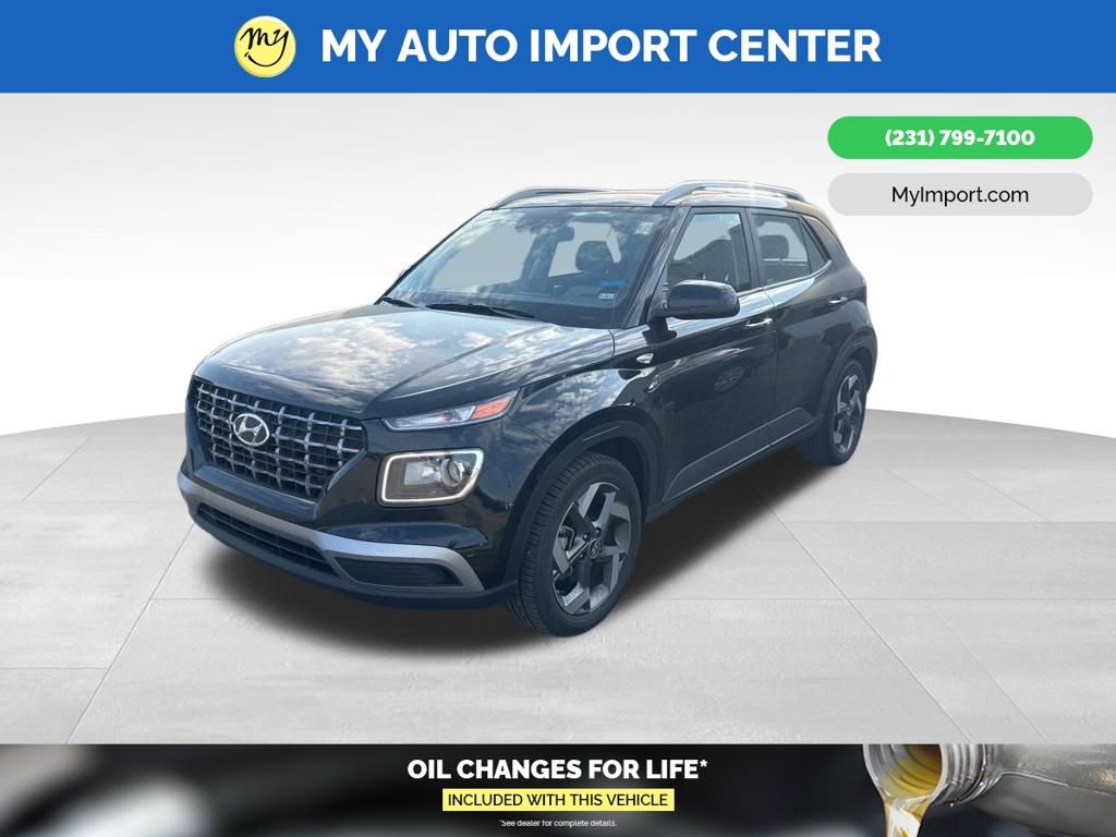 Used 2025 Hyundai Venue SEL FWD image 3