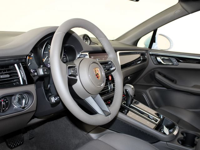 New 2026 Porsche Macan AWD/4WD image 4