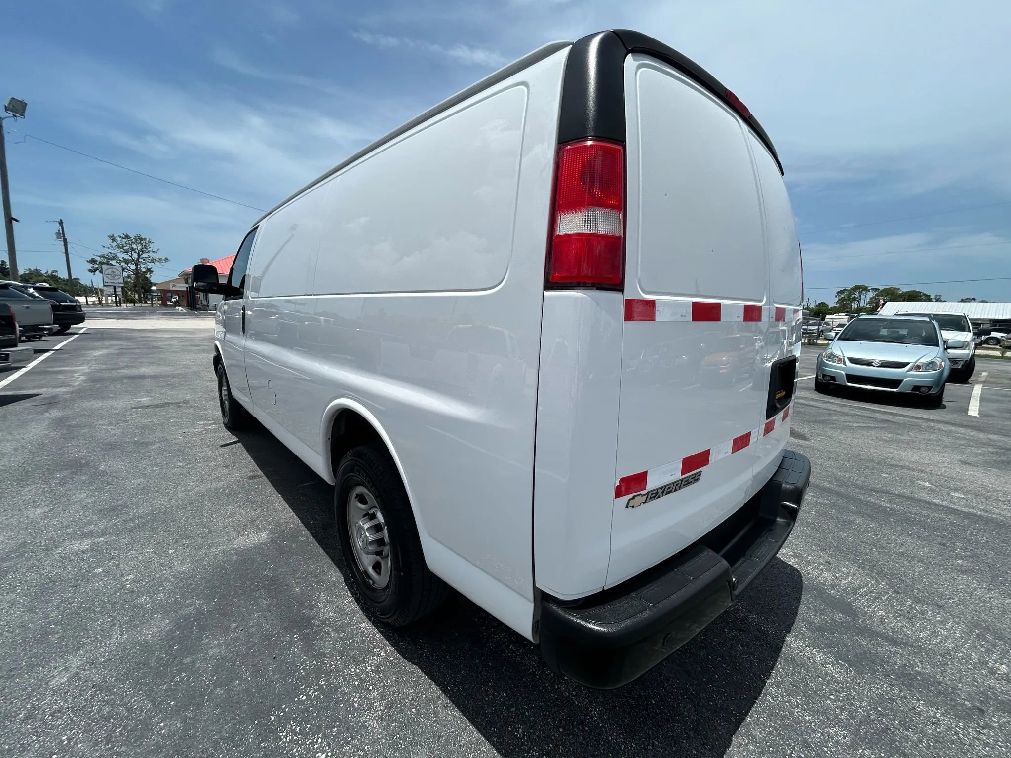 Used 2021 Chevrolet Express 2500 image 12