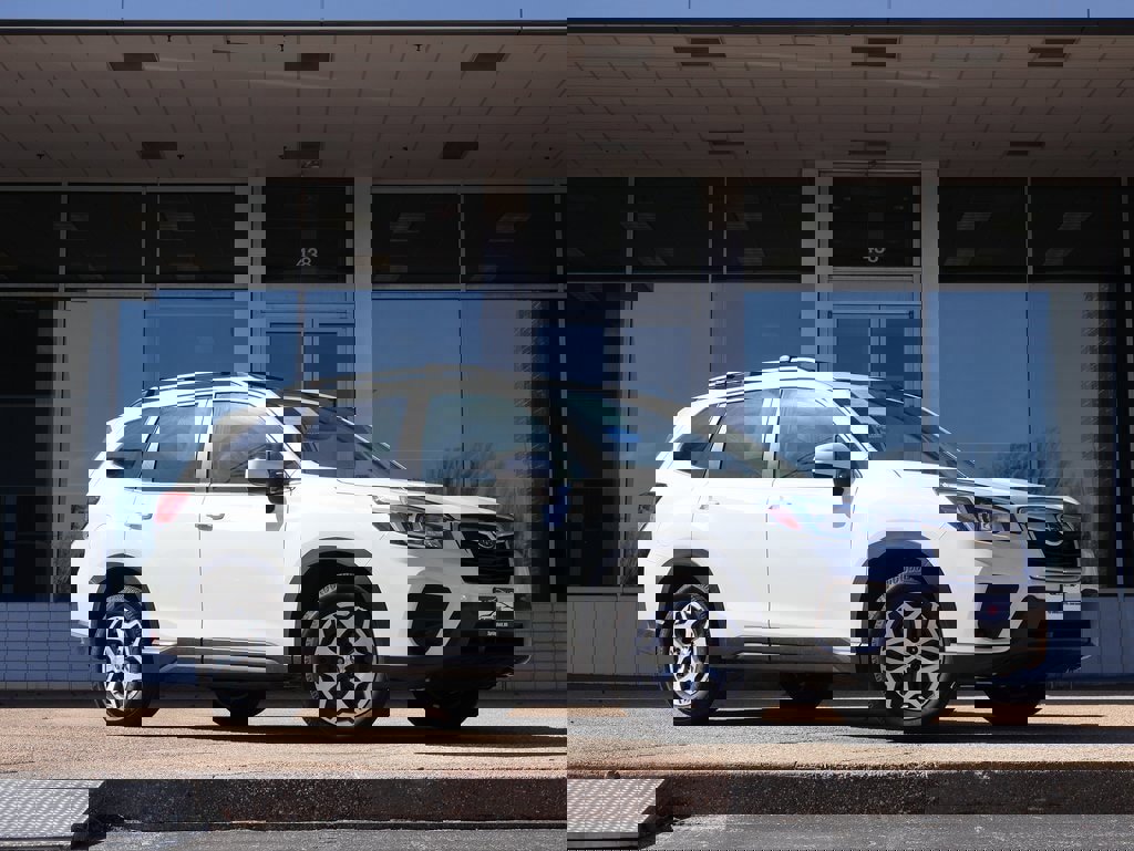 Used 2020 Subaru Forester Premium image 2