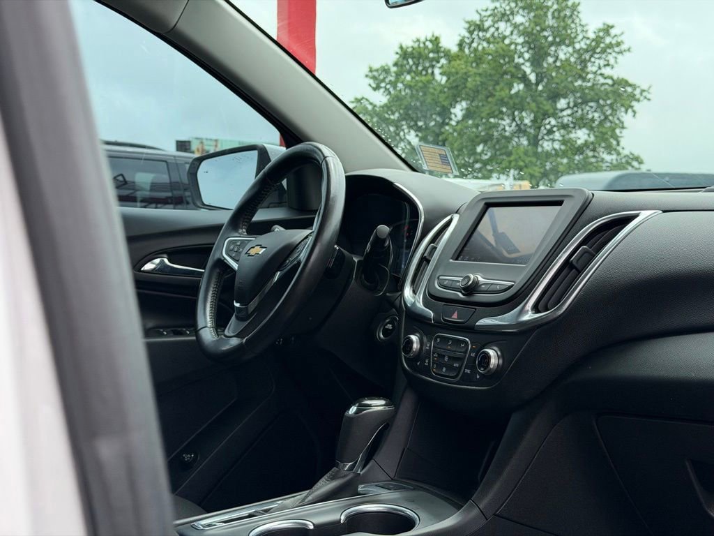 Used 2020 Chevrolet Equinox LT w/ Driver Convenience Package AWD/4WD image 46