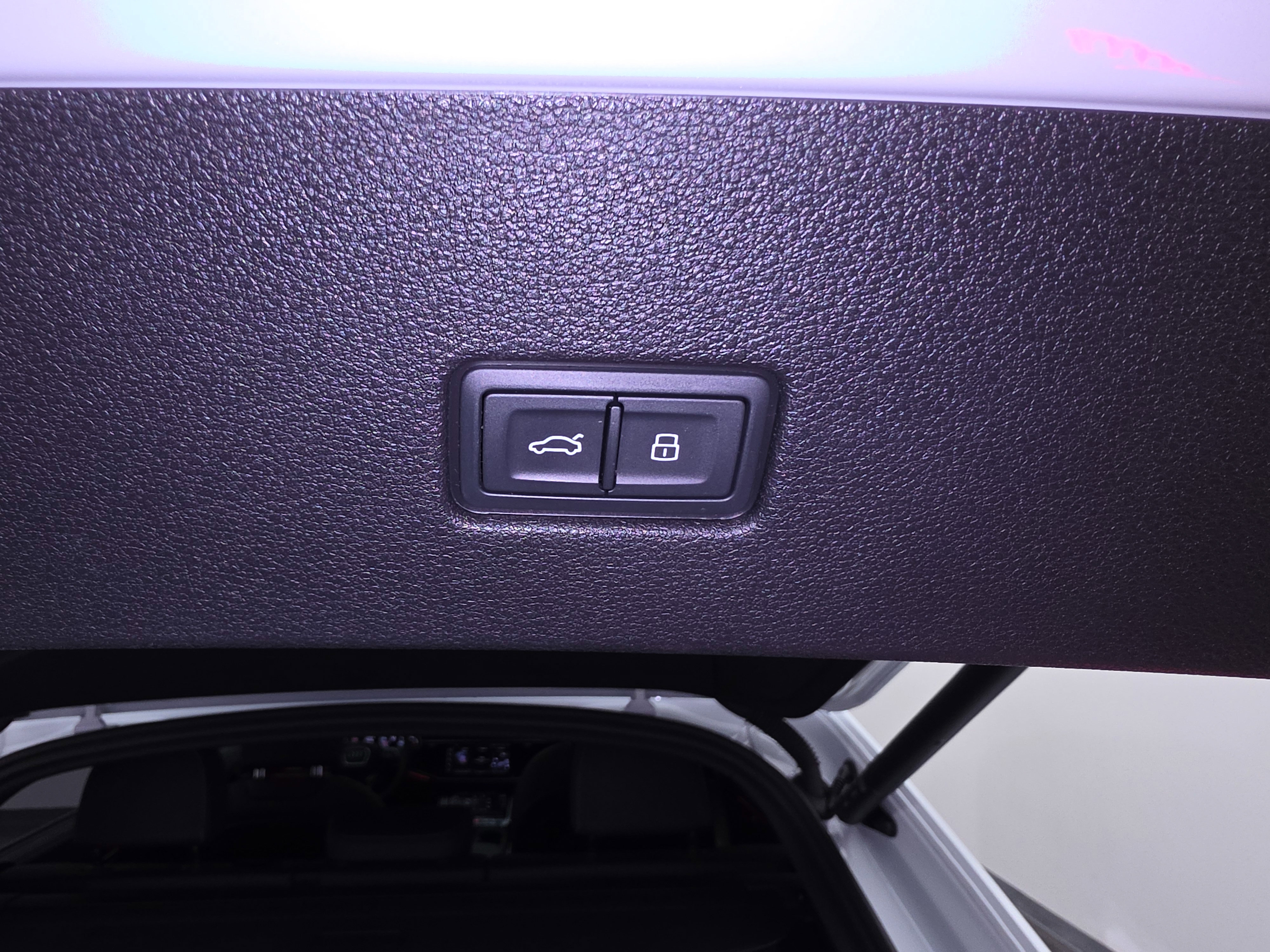 Used 2023 Audi Q8 Prestige AWD/4WD image 12