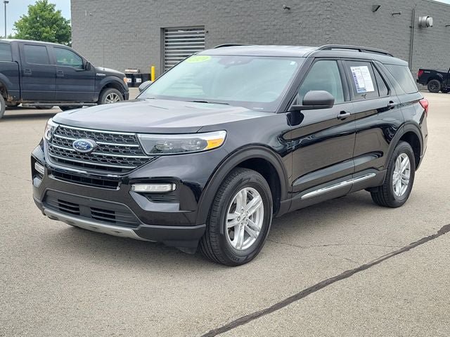 Used 2024 Ford Explorer XLT w/ Equipment Group 202A AWD/4WD image 2