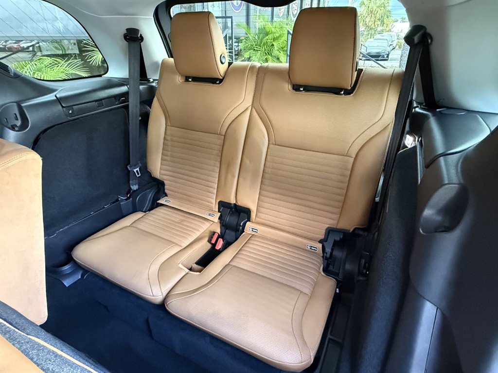 Used 2017 Land Rover Discovery HSE AWD/4WD image 17