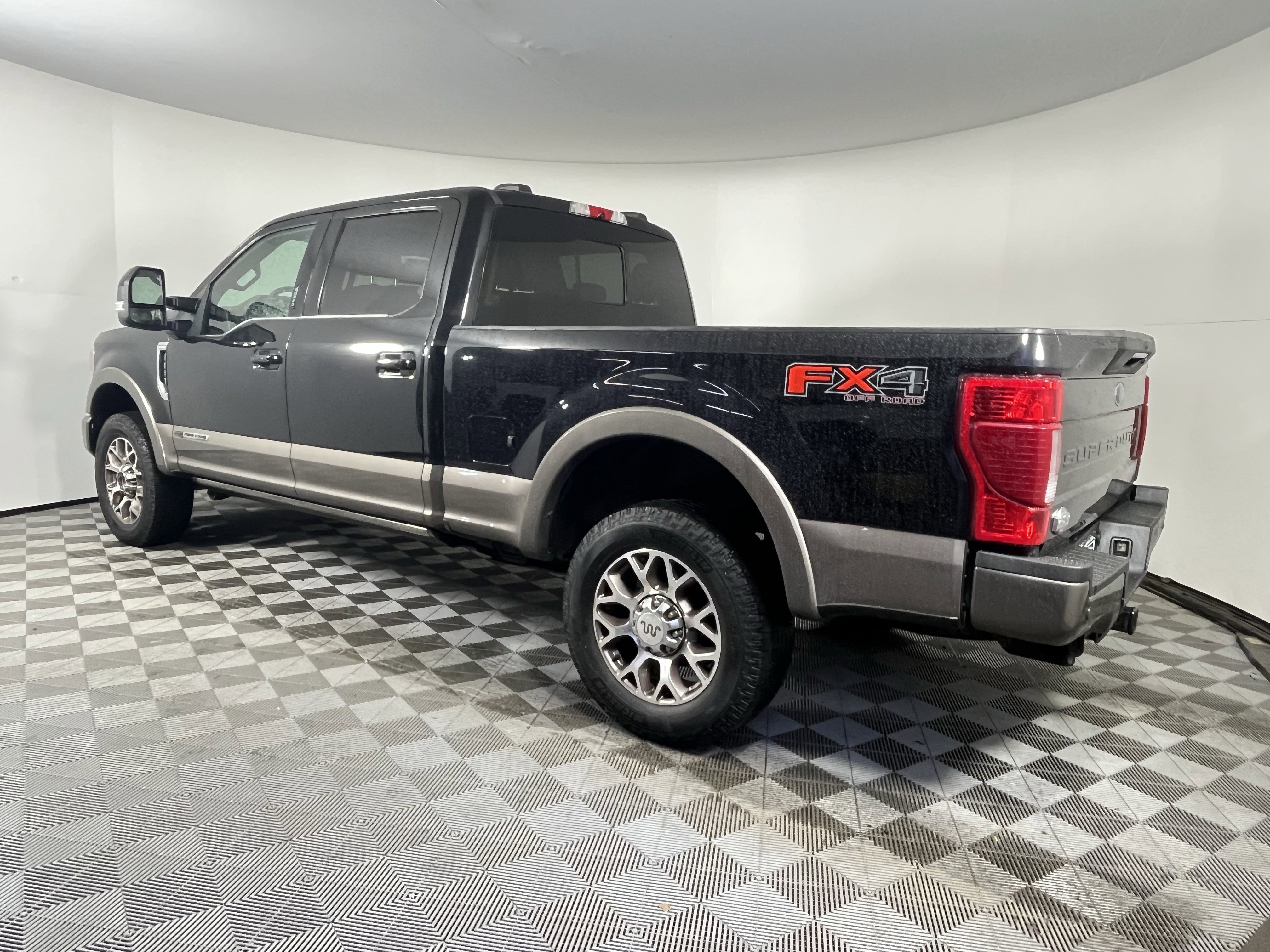Used 2022 Ford F250 King Ranch w/ FX4 Off-Road Package image 3