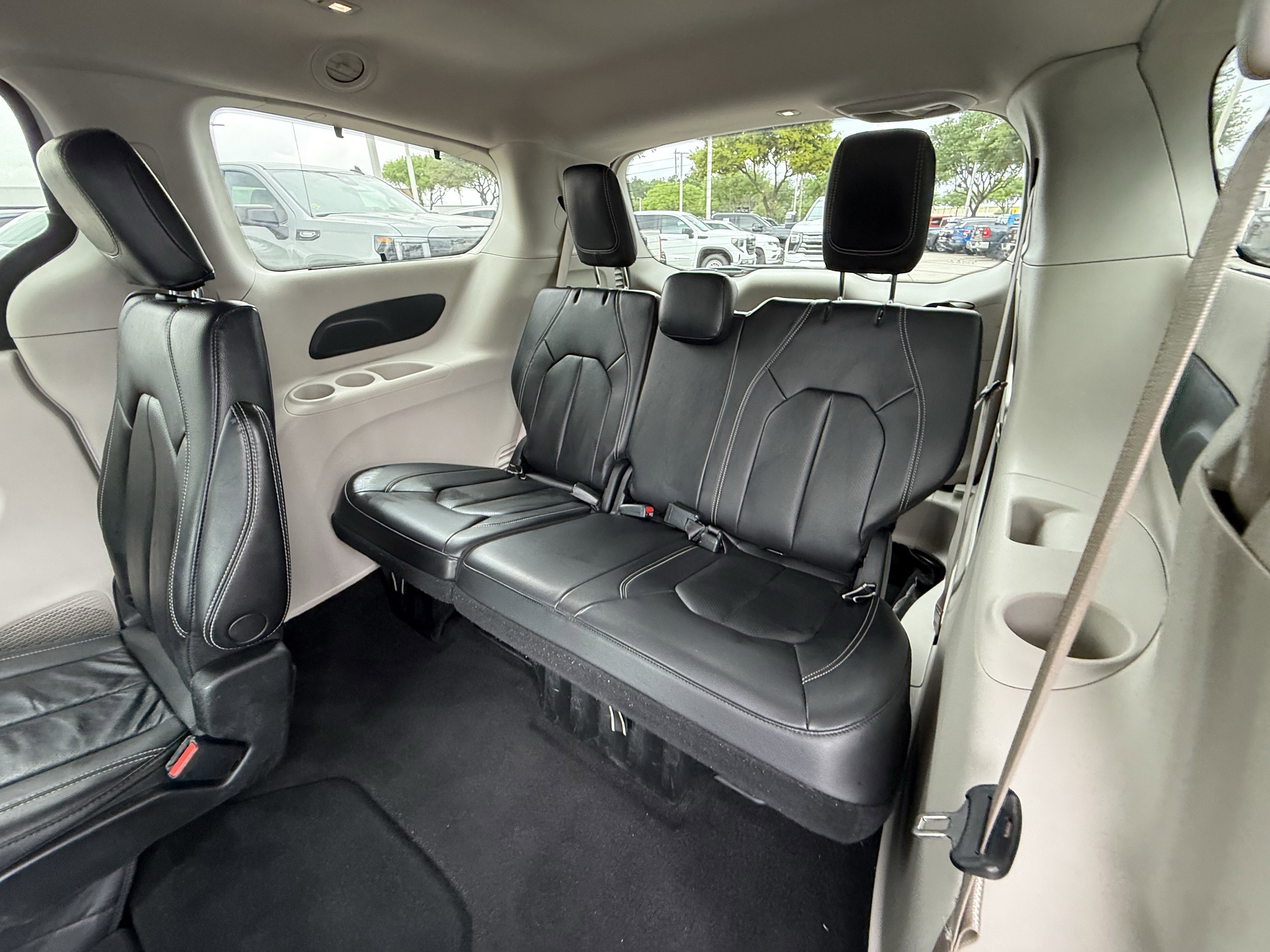 Used 2022 Chrysler Pacifica Touring-L image 31