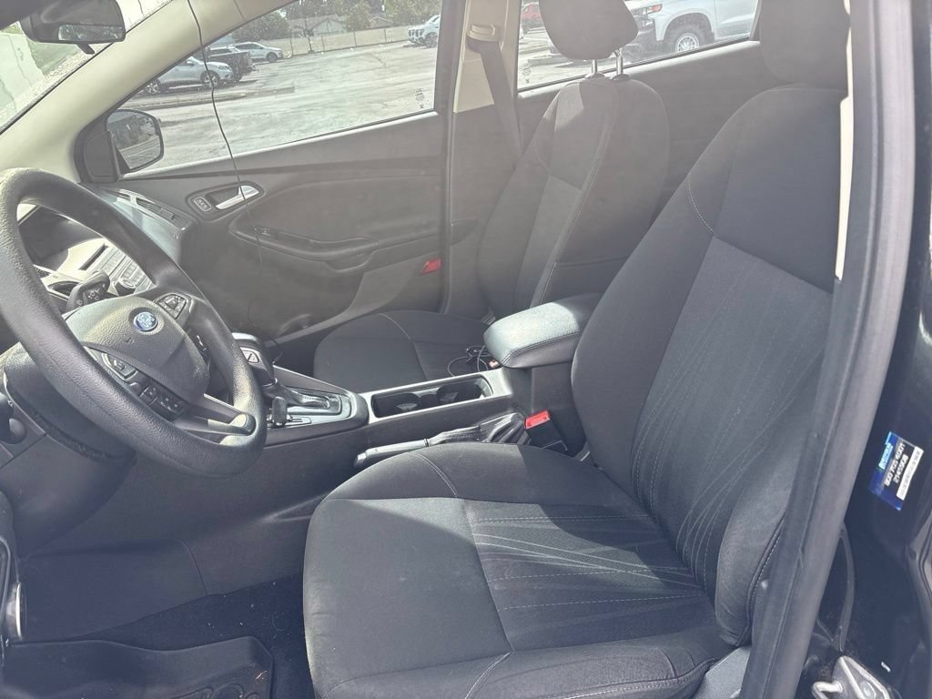 Used 2015 Ford Focus SE FWD image 11