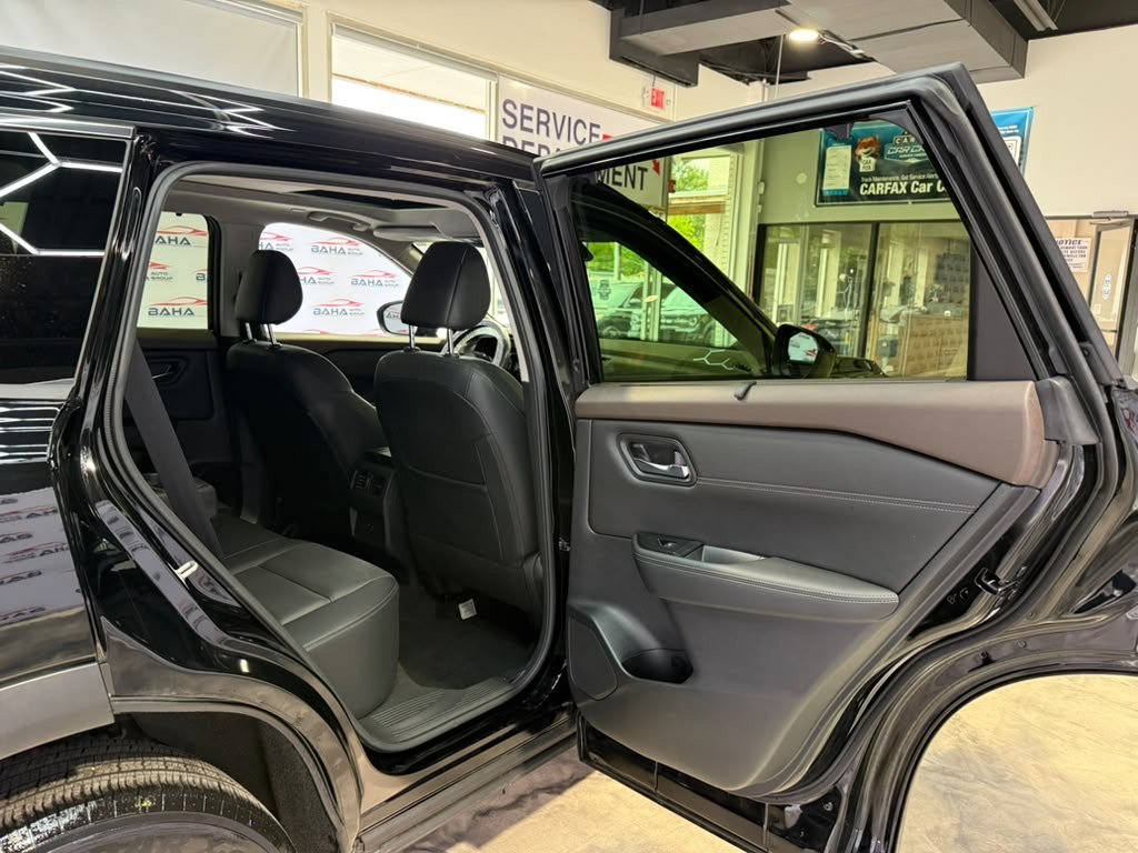 Used 2023 Nissan Rogue SV w/ SV Premium B Package AWD/4WD image 37
