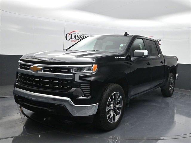 Used 2024 Chevrolet Silverado 1500 LT image 3