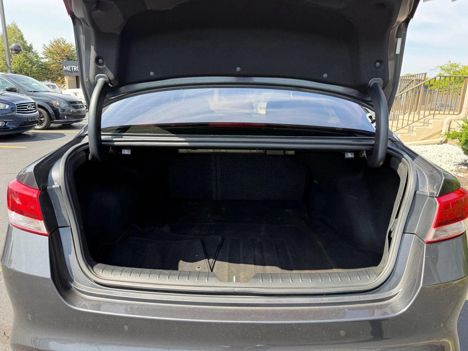 Used 2018 Kia Optima LX FWD image 14