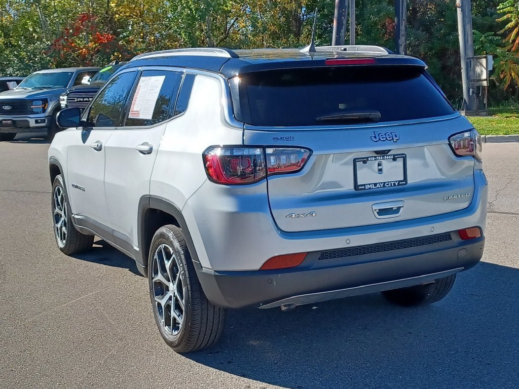Used 2024 Jeep Compass Limited AWD/4WD image 3
