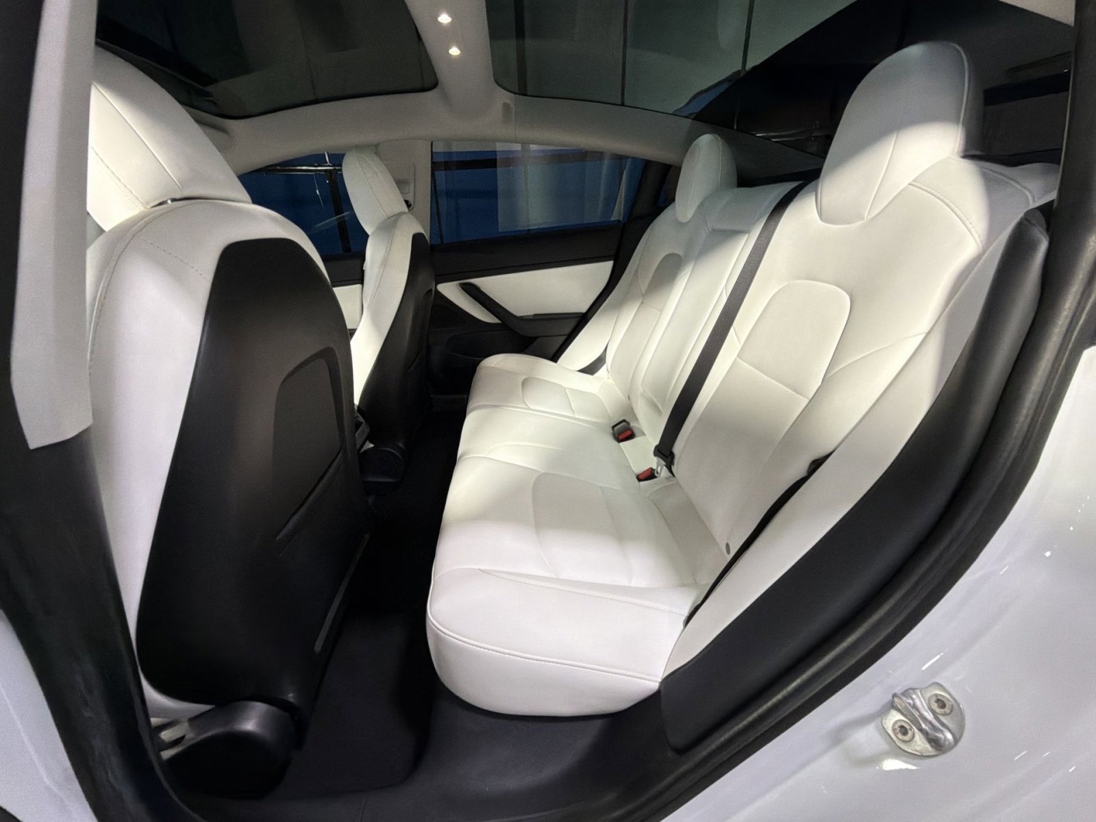 Used 2020 Tesla Model 3 Standard Range Plus image 32