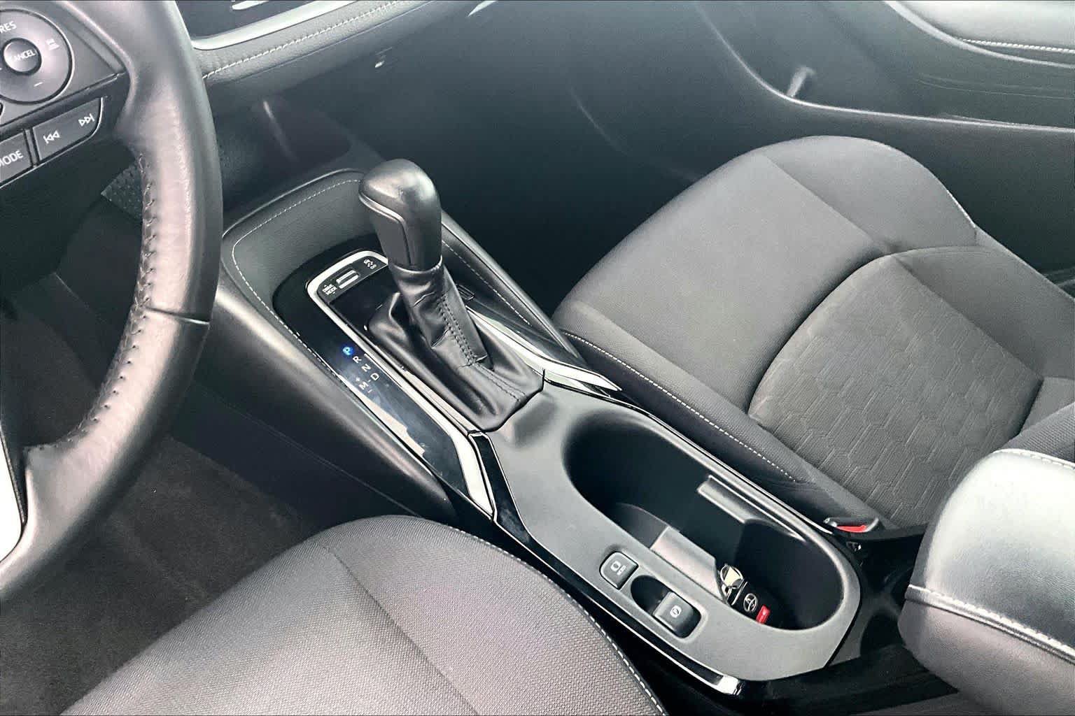 Used 2025 Toyota Corolla SE FWD image 16