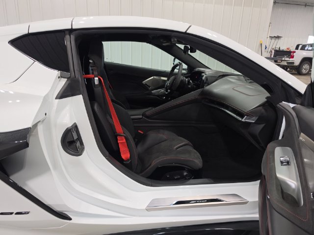 Used 2023 Chevrolet Corvette Z06 RWD image 26