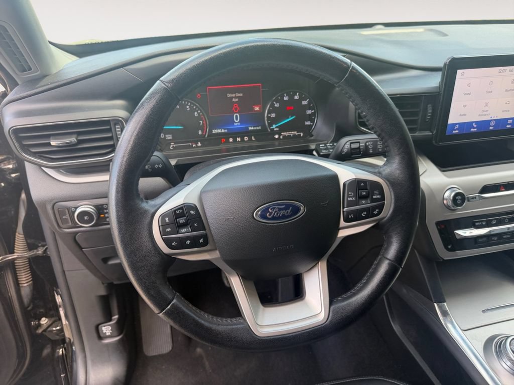 Used 2023 Ford Explorer XLT w/ Equipment Group 202A AWD/4WD image 13