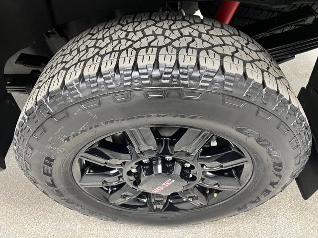 Used 2025 GMC Sierra 3500 AT4 w/ AT4 Premium Plus Package image 14