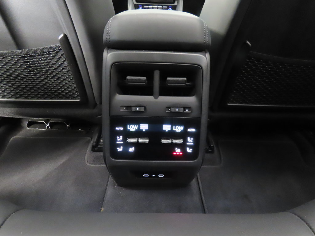 Certified 2024 Porsche Macan 4 Electric AWD/4WD image 34