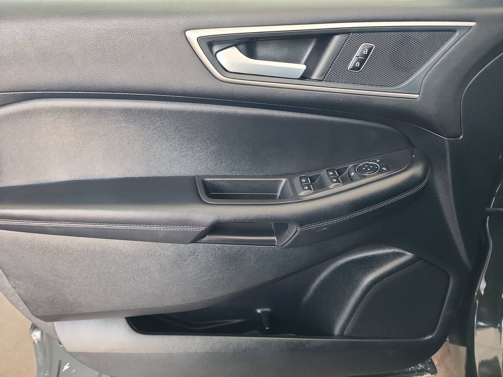 Used 2024 Ford Edge SEL AWD/4WD image 11