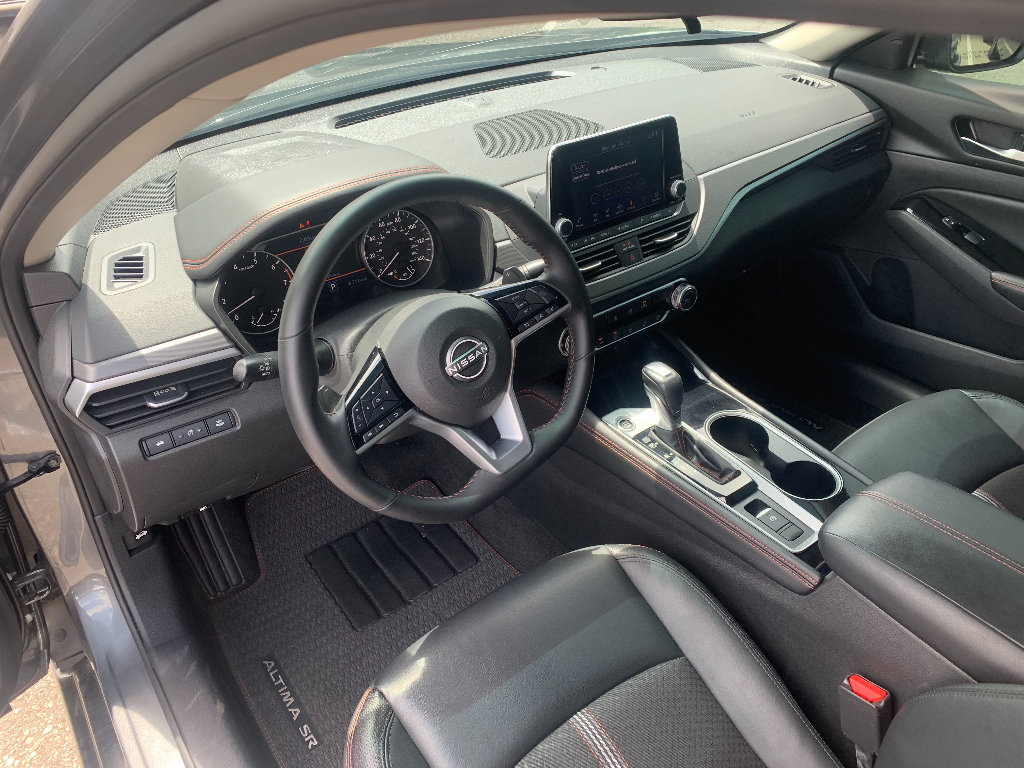 Used 2025 Nissan Altima 2.5 SR AWD/4WD image 12