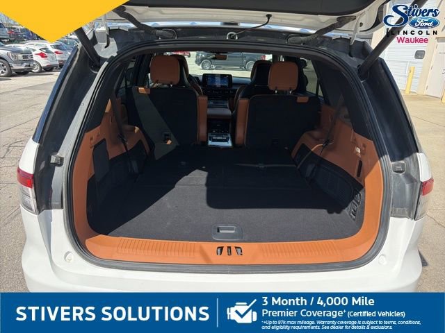 Certified 2025 Lincoln Aviator Black Label AWD/4WD image 9
