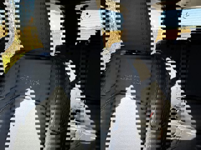 Used 2024 Jeep Wrangler Unlimited Sahara image 32