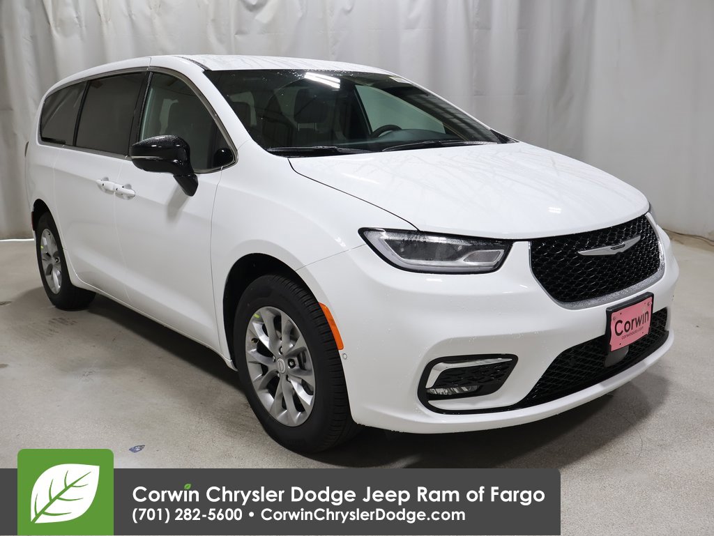 New 2026 Chrysler Pacifica Select