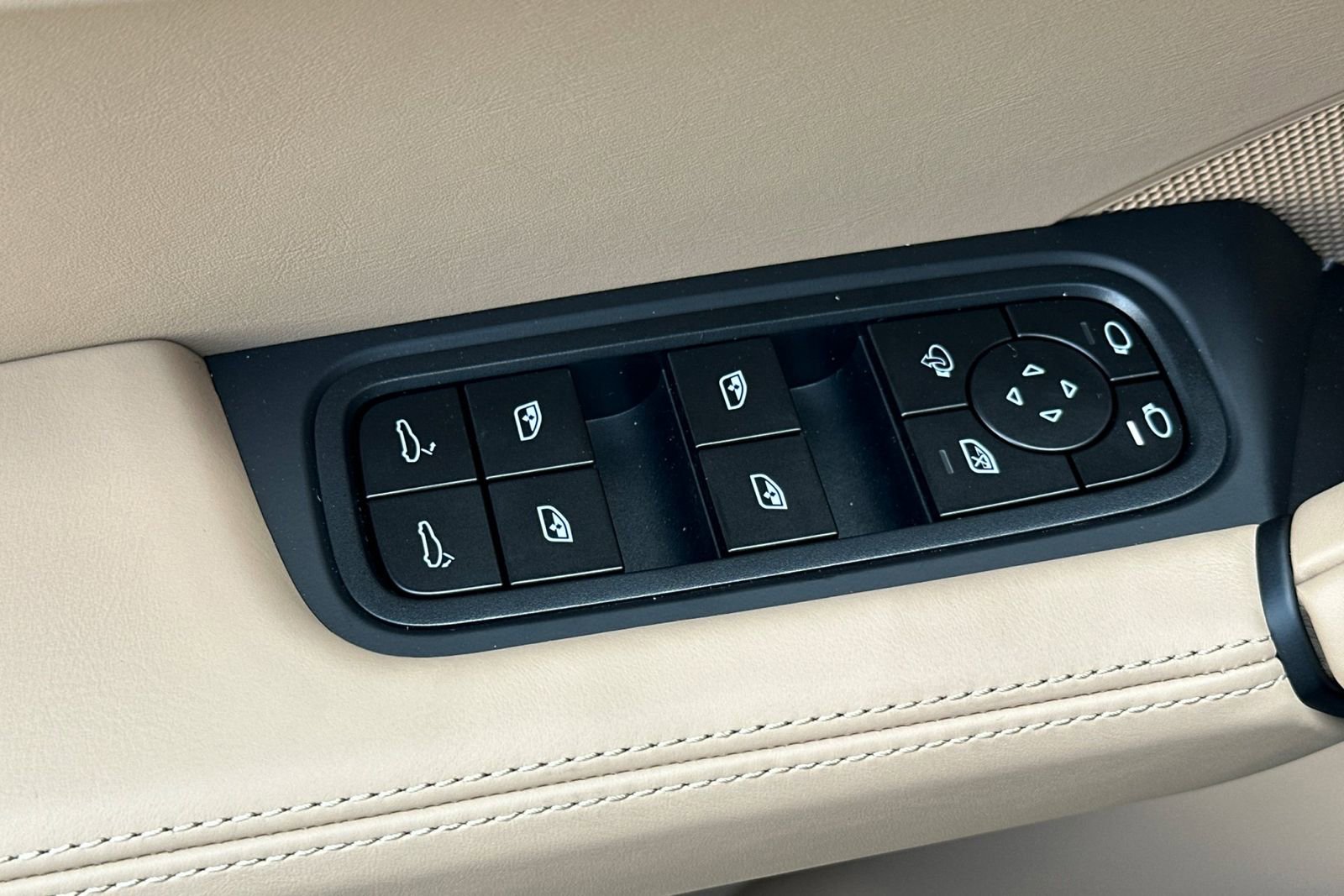 New 2026 Porsche Cayenne AWD/4WD image 13